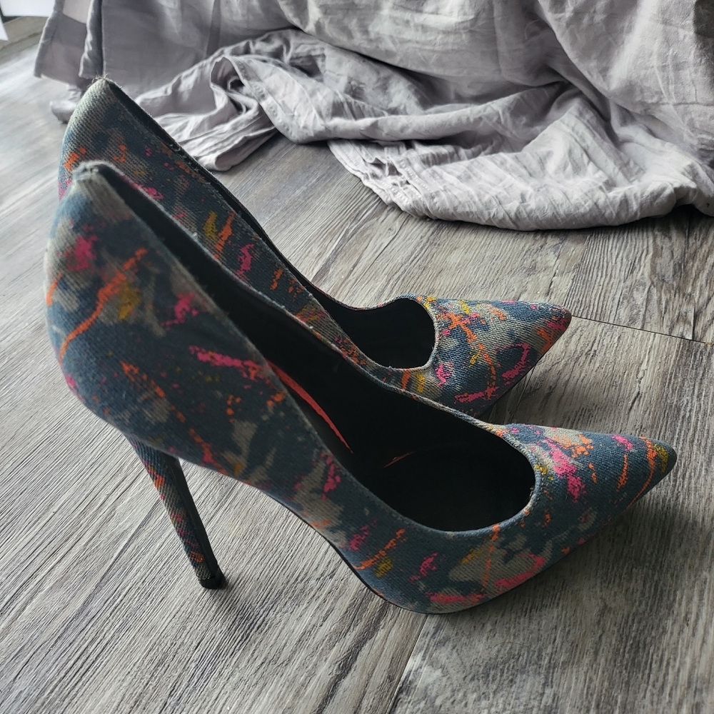 Shoes - Picture 2 of 3
